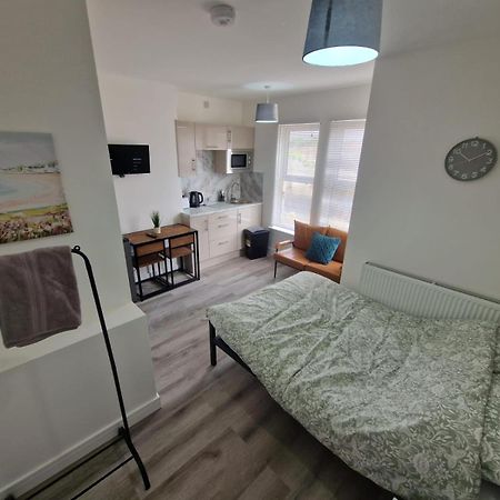 Brand New Studio Flat With Private Bathroom Northampton Exterior photo
